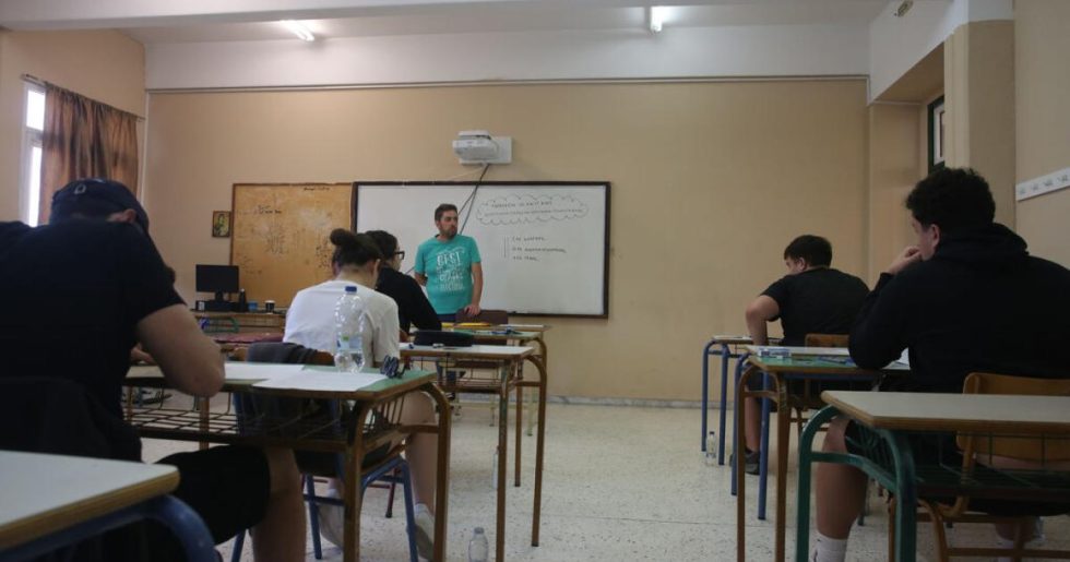 Εθνικός δήθεν διάλογος σε ύφος κομματικού μονολόγου